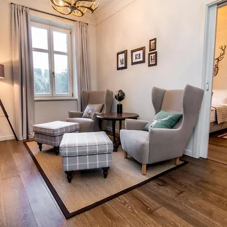 Ujhuta Kastelyszallo Hotell Háromhuta