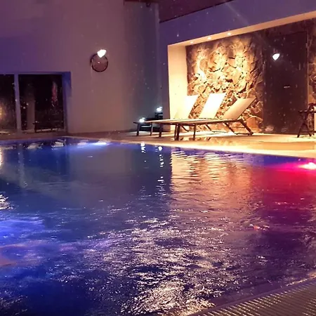 Ujhuta Kastelyszallo 4* Háromhuta