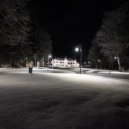 Hotell Ujhuta Kastelyszallo 4*