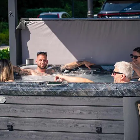 Hotel Ujhuta Kastelyszallo Haromhuta