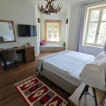 Ujhuta Kastelyszallo Hotel Haromhuta