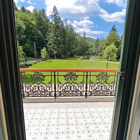 Ujhuta Kastelyszallo 4* Haromhuta