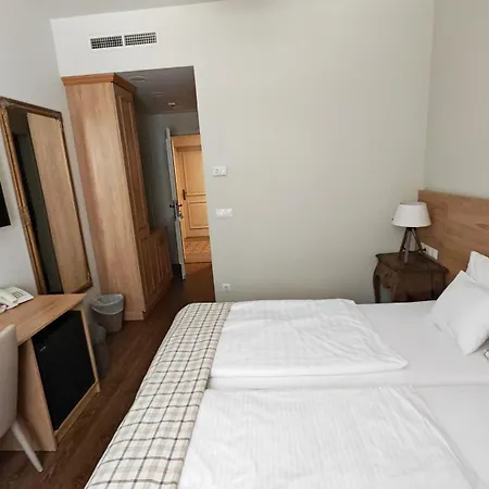 Hotel Ujhuta Kastelyszallo Haromhuta