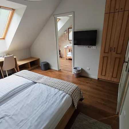 Ujhuta Kastelyszallo Hotel 4*