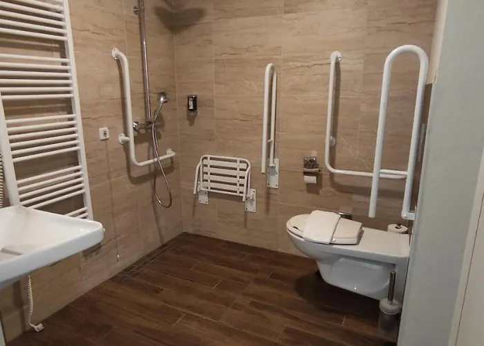 újhuta Kastélyszálló Szálloda 4*